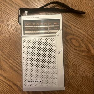 VTG Sanyo portable radio RP5065